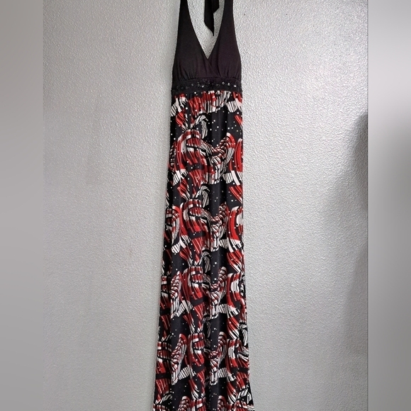 Halo Red, White & Black Patterned Maxi Dress - Picture 7 of 9